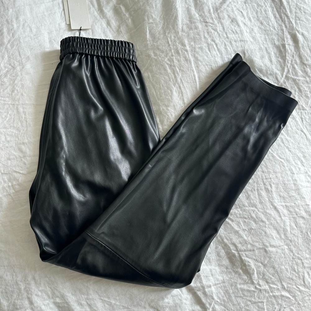 NWT 7FAM Seven for all Mankind Faux Leather Pants. Size small.